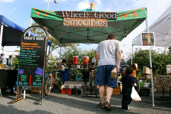 Wheely Good Smoothies at the 32nd Street Market in Baltimore - Arianne Teeple