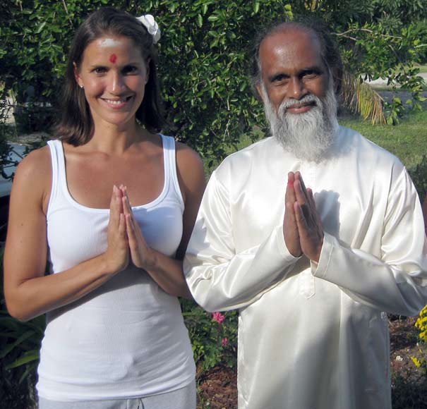 Hilary Phelps with her yoga guru Yogi Hari